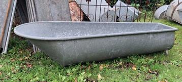 Gave zinken badkuip beschikbaar voor biedingen