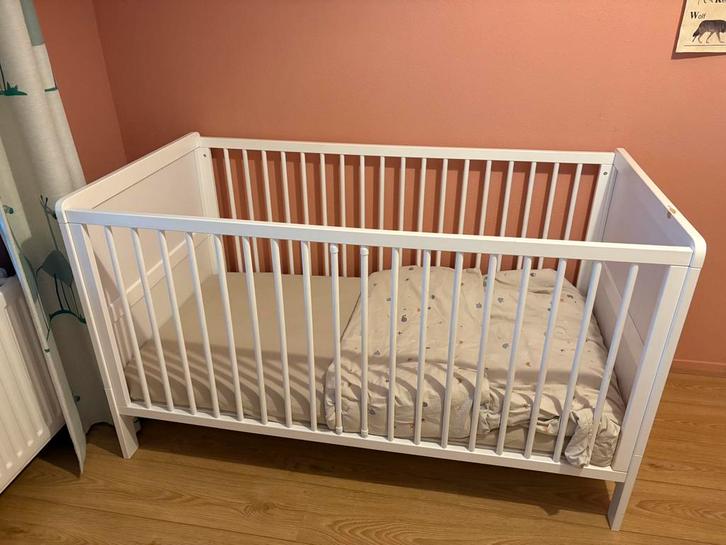 Babykamer met meegroeibed, Kinderen en Baby's, Kinderkamer | Complete kinderkamers, Zo goed als nieuw, Jongetje of Meisje, Ophalen