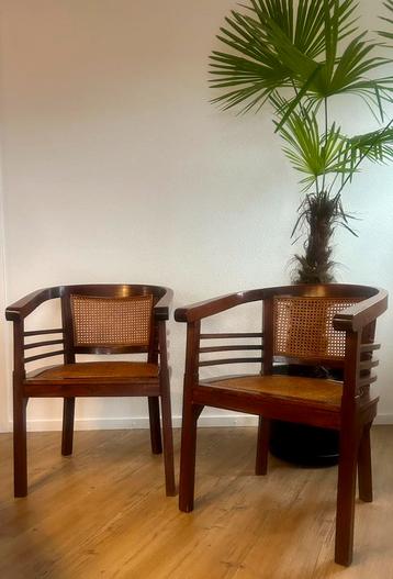 Set van 2 houten antieke stoelen beschikbaar voor biedingen