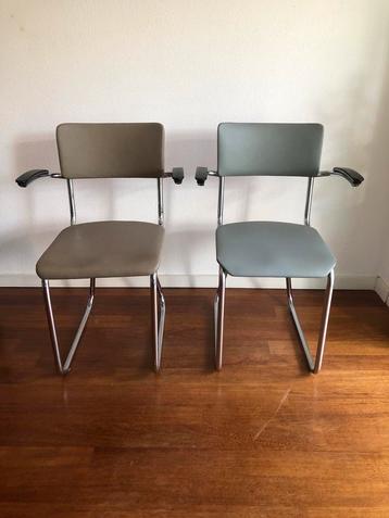 Ahrend de cirkel buisframe stoelen retro    Vintage design  beschikbaar voor biedingen