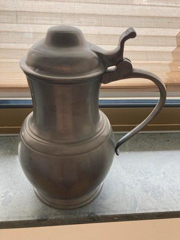 Oude Tinnen Kan met Deksel beschikbaar voor biedingen