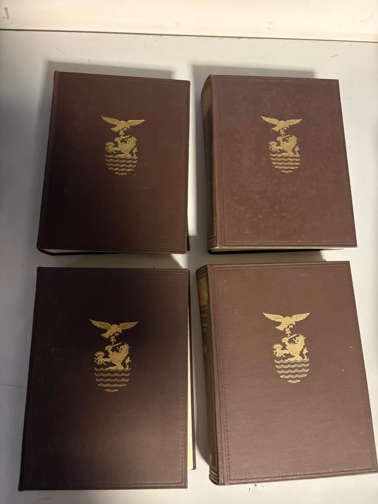 (Rek) Onderdrukking  – Nederland in Oorlogstijd (4 delen), Boeken, Verzenden, Tweede Wereldoorlog, Zo goed als nieuw, Algemeen