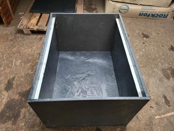 grote beregeningsput / bak voor beregening 100×75×56cm  beschikbaar voor biedingen