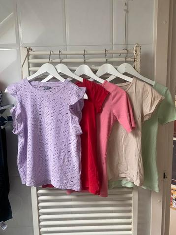Korte mouwen shirtjes, te dragen met maat s/m beschikbaar voor biedingen