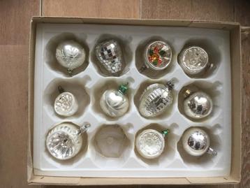Oude kerstballen. beschikbaar voor biedingen