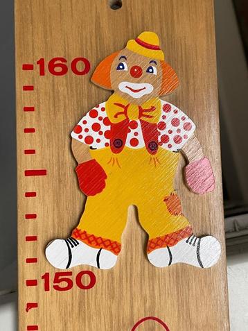 Clown Kinder meegroei meetlat beschikbaar voor biedingen