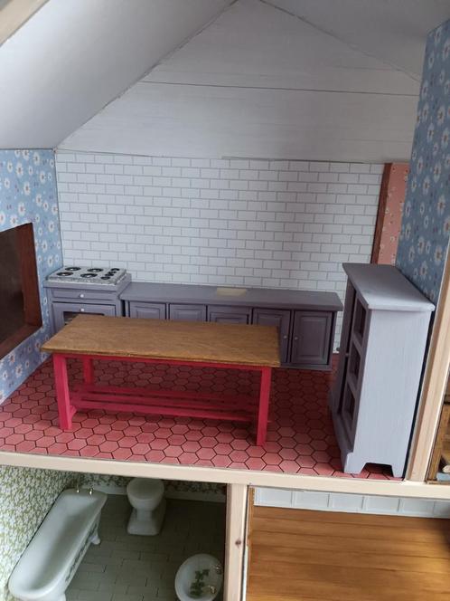 Poppenhuis met toebehoren, Verzamelen, Poppenhuizen en Toebehoren, Poppenhuis, Ophalen