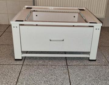 Wasmachineverhoger met la beschikbaar voor biedingen