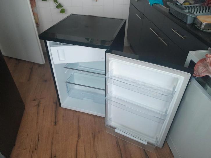 Exquisite Koelkast - Compact en Praktisch!, Witgoed en Apparatuur, Koelkasten en IJskasten, Gebruikt, Met vriesvak, 75 tot 100 liter