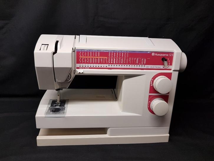 Husqvarna naaimachine - Type 123, Hobby en Vrije tijd, Naaimachines en Toebehoren, Gebruikt, Naaimachine, Husqvarna, Ophalen of Verzenden