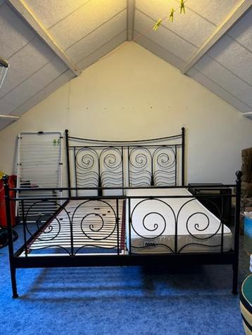 IKEA bed 2-persoons