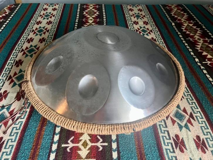 Handpan D minor – 10 tonen – warme klank, bijna nieuw, Muziek en Instrumenten, Percussie, Zo goed als nieuw, Melodische percussie