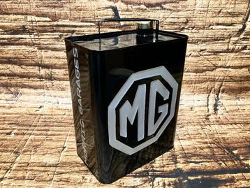 Jerrycan met MG (Morris Garages) opdruk. beschikbaar voor biedingen