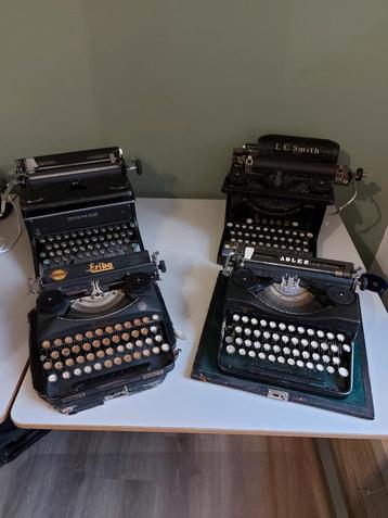 4 x antieke typemachine beschikbaar voor biedingen