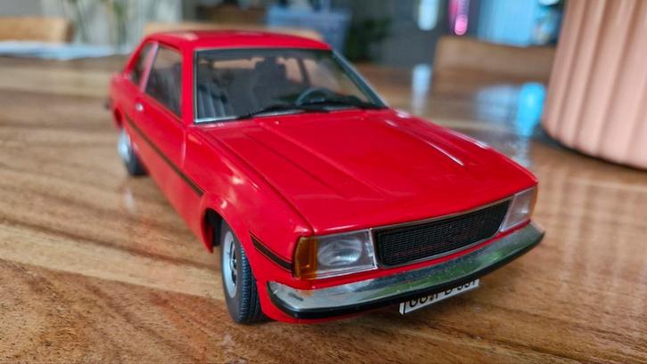Opel ascona 1.9/sr 1975, Hobby en Vrije tijd, Modelauto's | 1:18, Zo goed als nieuw, Auto, Sun Star, Ophalen of Verzenden