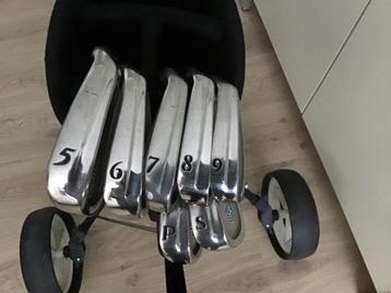 Golfset Lady Dunlop RH met tas, trolley en putter beschikbaar voor biedingen