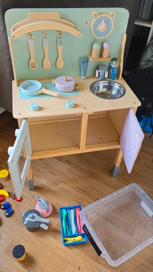 Speelgoed keuken van hout met diversen, Kinderen en Baby's, Speelgoed | Speelkeukens, Zo goed als nieuw, Speelkeuken, Hout, Ophalen