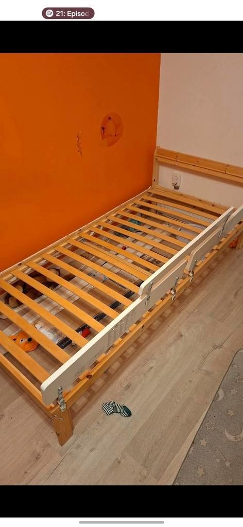Ikea Bedframe 90x200 - Gratis!, Huis en Inrichting, Slaapkamer | Bedden, Gebruikt, Eenpersoons, 90 cm, 200 cm, Hout, Bruin, Ophalen of Verzenden