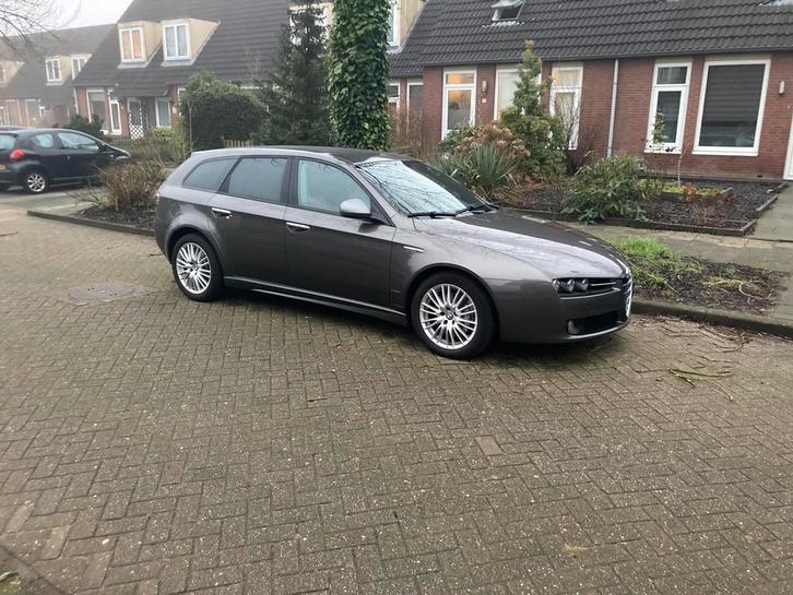 Alfa Romeo 159 1.750 TBi ECO 200PK 2011 Grijs, Auto's, Alfa Romeo, Particulier, ABS, Android Auto, Apple Carplay, Elektrische ramen