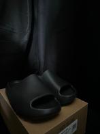 Yeezy slippers maat 45, Kleding | Heren, Schoenen, Slippers, Zwart, Nieuw, Ophalen of Verzenden