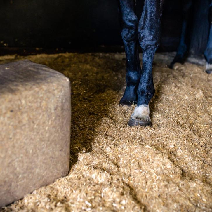 Gehakseld tarwestro, Dieren en Toebehoren, Stalling en Weidegang, Toebehoren