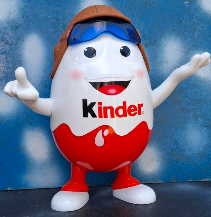 Kinderverrasing.  Figurine. Ei. Kunststof.  24 cm., Verzamelen, Merken en Reclamevoorwerpen, Zo goed als nieuw, Overige typen