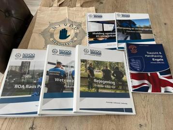 Schoolboeken opleiding handhaving, toezicht, veiligheid beschikbaar voor biedingen