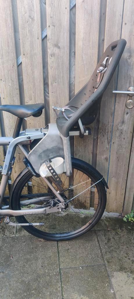 Yepp Achterzitje met frame Adapter, Fietsen en Brommers, Fietsaccessoires | Fietsstoeltjes, Gebruikt, Achterzitje, Voetsteuntjes