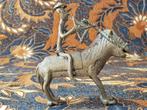 Krijger op paard mooi antiek brons beeldje uit India 10,6 cm