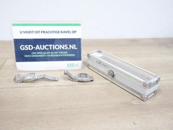 Set van 2 Vintage Zilverkleurige Digitale Horloges van Seiko beschikbaar voor biedingen