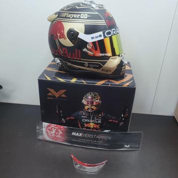 1:2 Max Verstappen kampioen helm 2023