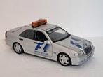 Mercedes C36 AMG F1 Medical Car 1/18 UT Models, Hobby en Vrije tijd, Modelauto's | 1:18, Ophalen of Verzenden, Gebruikt, Auto