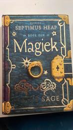 Angie Sage - Magiek, Angie Sage, Ophalen of Verzenden, Zo goed als nieuw