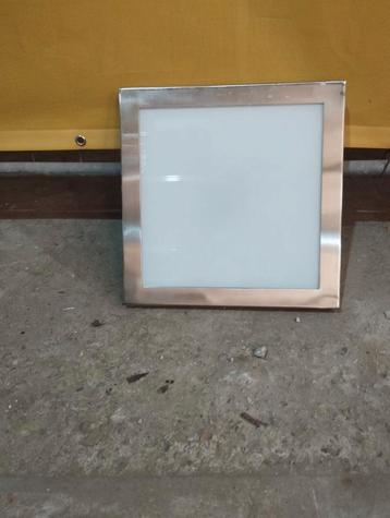 Plafond lamp beschikbaar voor biedingen