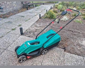 Elektrische Bosch grasmaaier -start maar bladen draaien niet beschikbaar voor biedingen