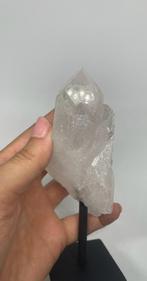 Bergkristal op stalen standaard, Verzamelen, Mineralen en Fossielen, Verzenden, Mineraal