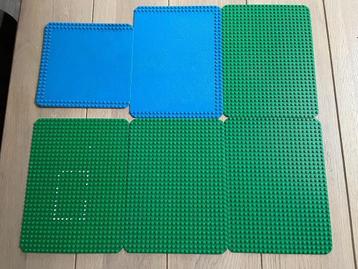 Lego oude grondplaten met ronde hoeken beschikbaar voor biedingen