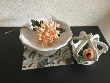 Mooie witte schaal en wit kroontje merk Lifestyle  beschikbaar voor biedingen