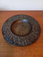 Fritz Nuss. Bronzen platte schaal. 1946. Diameter 19 cm., Ophalen of Verzenden, Brons