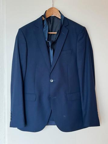 Pak navy kleur. Hele set. Slim fit maat S. 1.70-1.80m beschikbaar voor biedingen