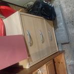 Gratis ophalen nachtkastje, Ophalen of Verzenden, Gebruikt, 65 cm of meer, 70 cm of meer