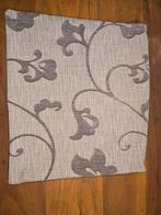 2 Kussenhoezen 50x50, Huis en Inrichting, Woonaccessoires | Kussens, Ophalen of Verzenden, Zo goed als nieuw, Beige, Vierkant