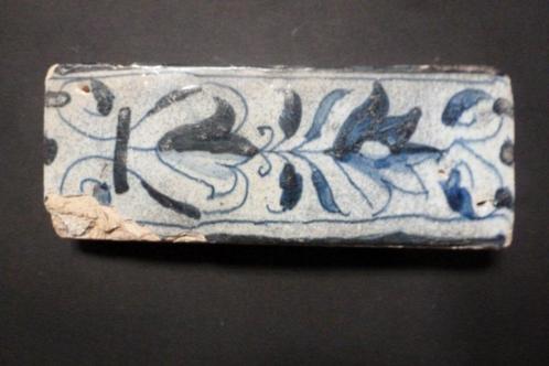 Prachtig vroeg 17e eeuws RAND TEGELTJE!, Antiek en Kunst, Antiek | Wandborden en Tegels, Verzenden