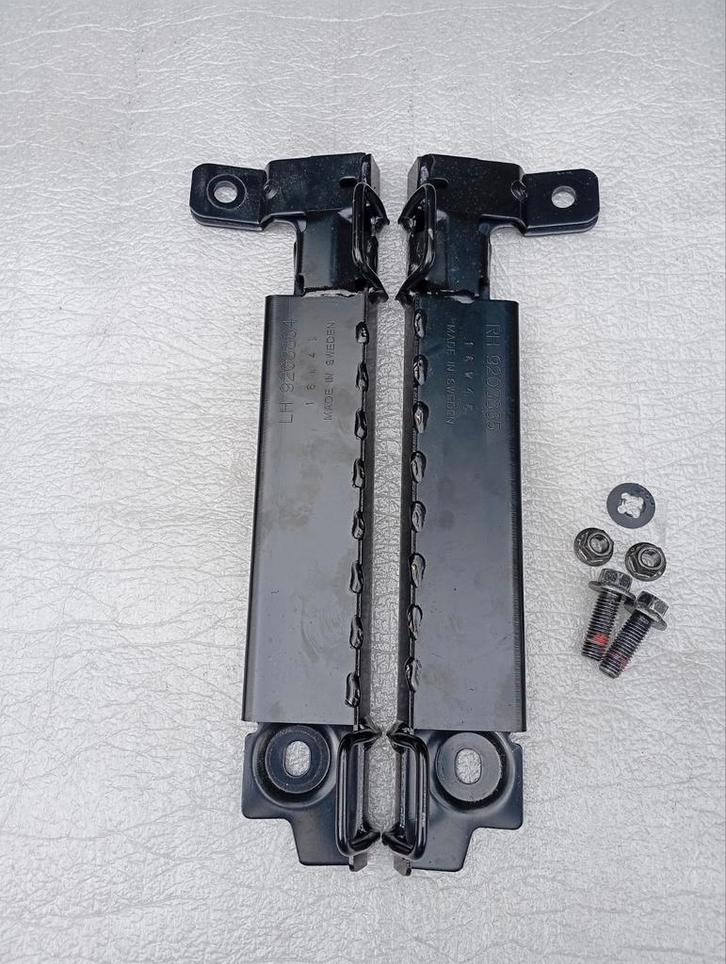 Volvo OEM Isofix S60 S80 V70 XC70 XC90 Clamps, Auto diversen, Overige Auto diversen, Ophalen of Verzenden
