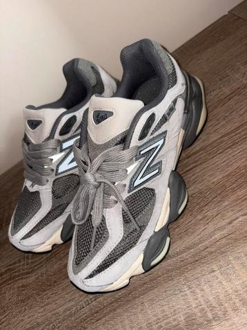 New Balance 9060. Nieuw. Maat 39. beschikbaar voor biedingen