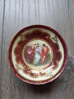 Schaaltje op poot -- met religieuze (?) afbeelding --, Antiek en Kunst, Ophalen of Verzenden