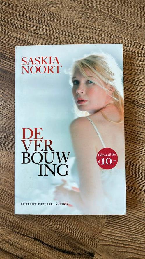 Saskia Noort - De verbouwing, Boeken, Thrillers, Zo goed als nieuw, Nederland, Ophalen of Verzenden