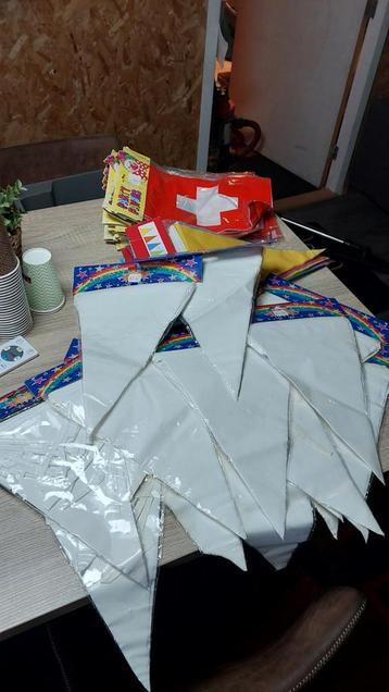 15x Witte Vlaggenlijnen - Feestversiering beschikbaar voor biedingen