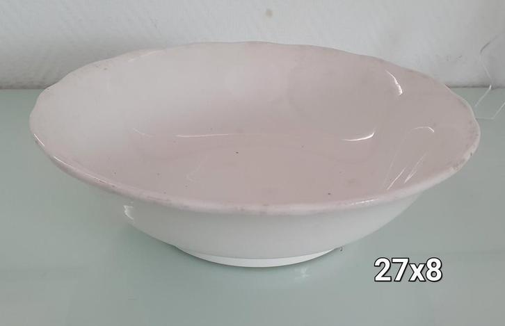 Brocante witte schaal van P. Regout Maastricht, Antiek en Kunst, Antiek | Schalen, Ophalen of Verzenden