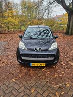 Peugeot 107 1.0 12V 5DR 2011 Zwart, Auto's, Voorwielaandrijving, 4 stoelen, Origineel Nederlands, Handgeschakeld
